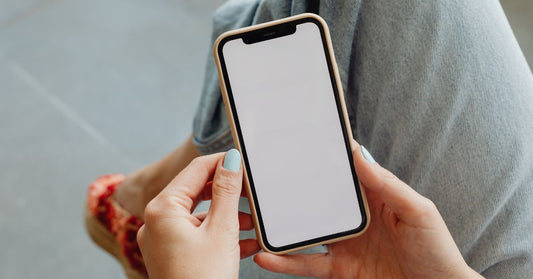5 Phone Habits Destroying Your Neck After Work